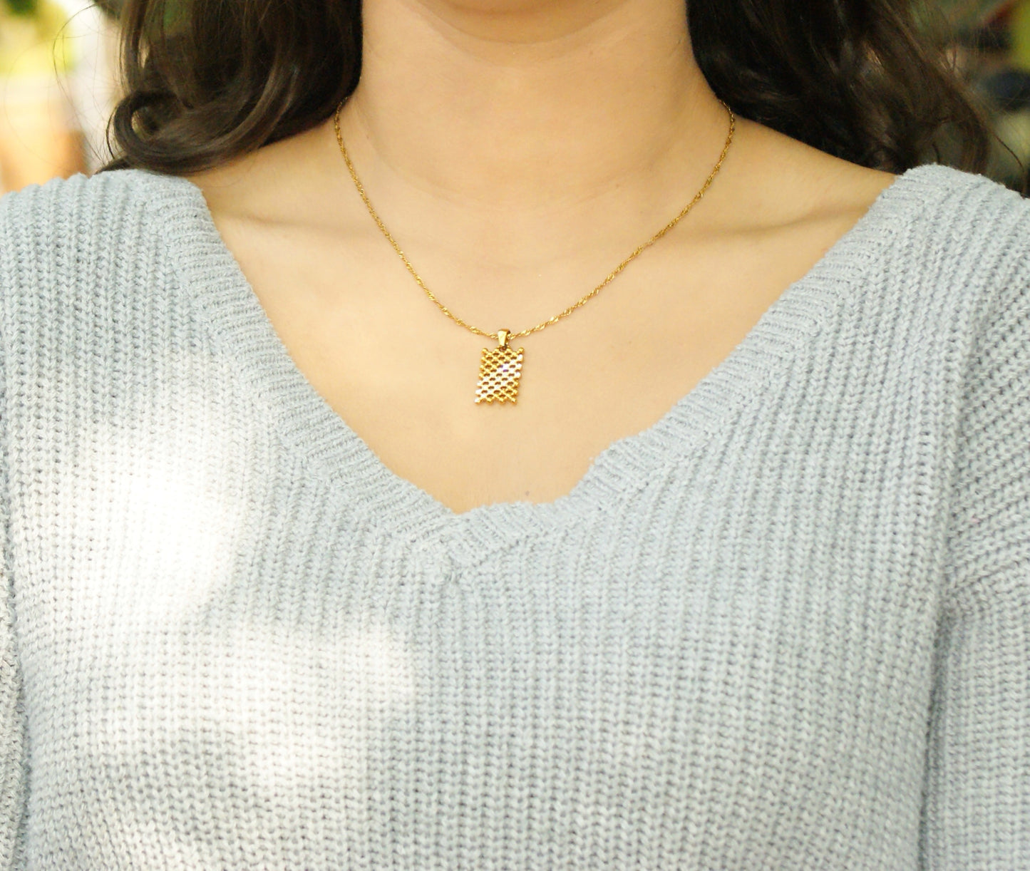 Mesh Pendant Necklace